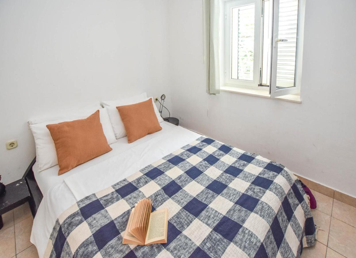 Apartments Flora Пакоштане Экстерьер фото