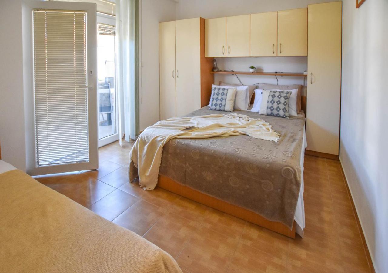 Apartments Flora Пакоштане Экстерьер фото