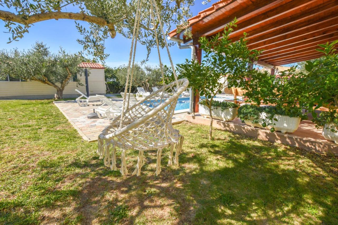 Apartments Flora Пакоштане Экстерьер фото