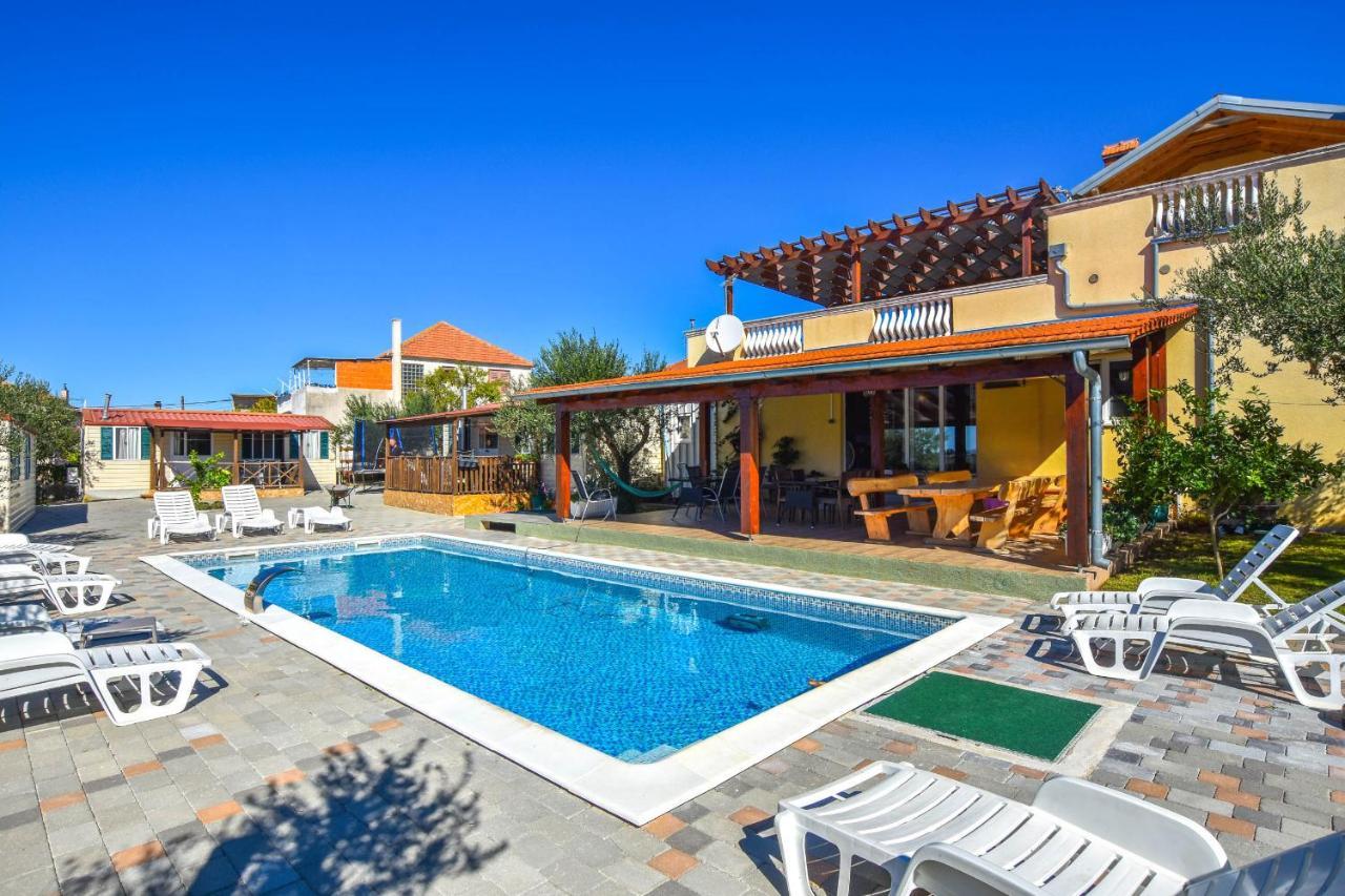 Apartments Flora Пакоштане Экстерьер фото